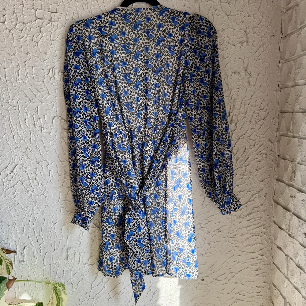 Express Blue and White Floral Long Sleeve Dress - Picture 5 of 9